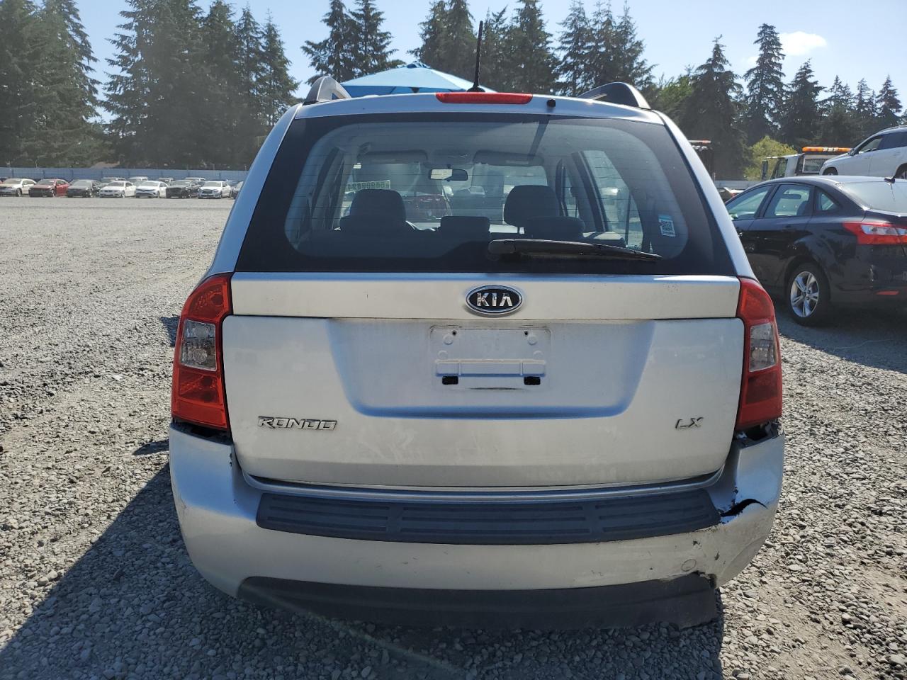 2009 Kia Rondo Base VIN: KNAFG528997269198 Lot: 65937174