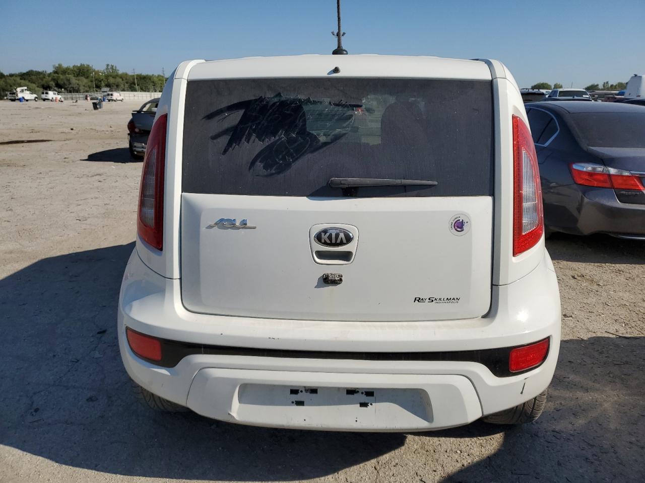 2013 Kia Soul + VIN: KNDJT2A62D7565602 Lot: 67394074