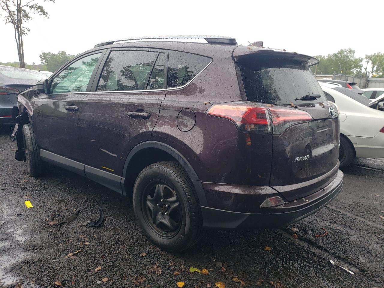 2T3BFREVXJW850294 2018 TOYOTA RAV 4 - Image 2