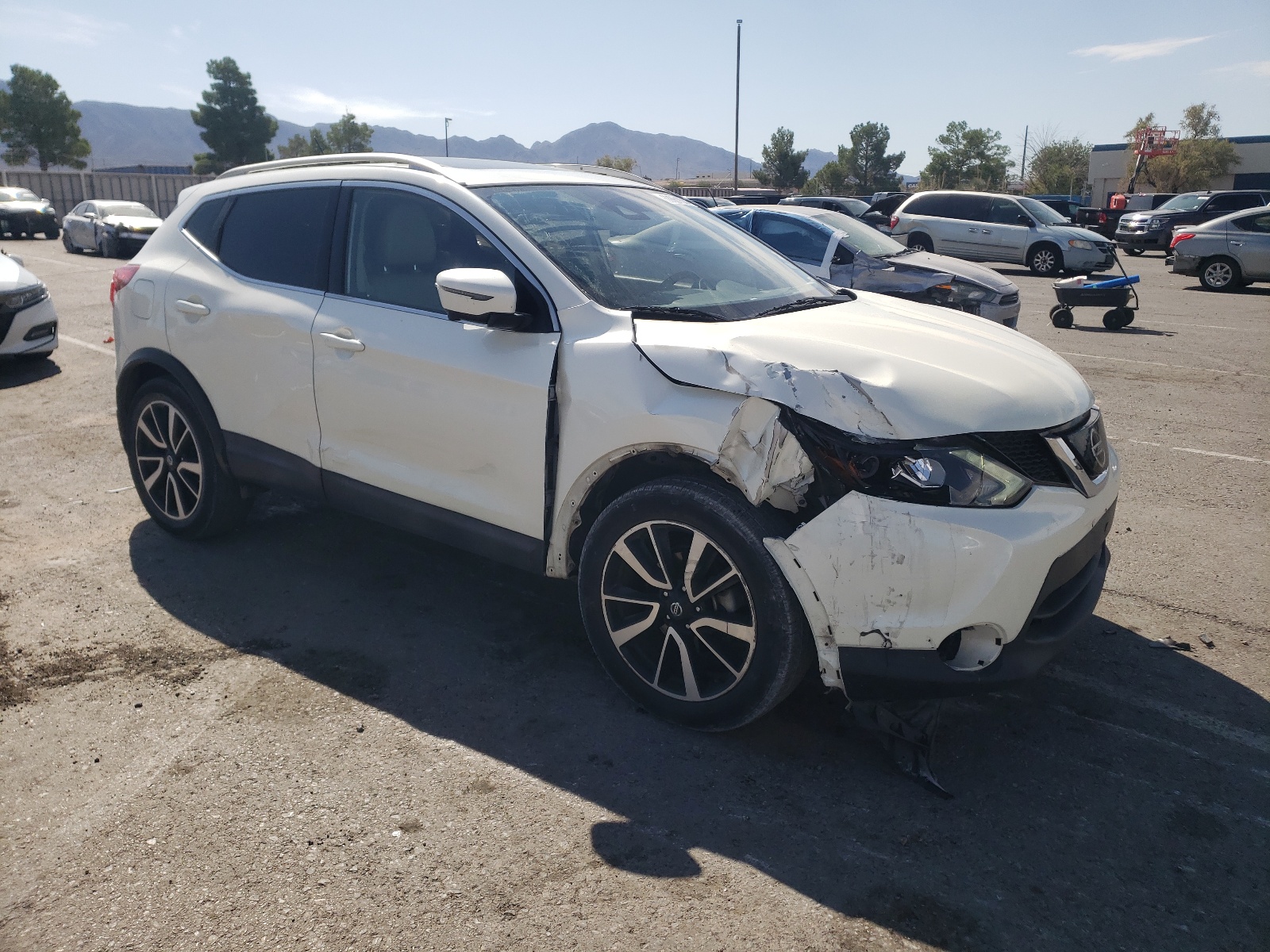 JN1BJ1CR2JW294119 2018 Nissan Rogue Sport S