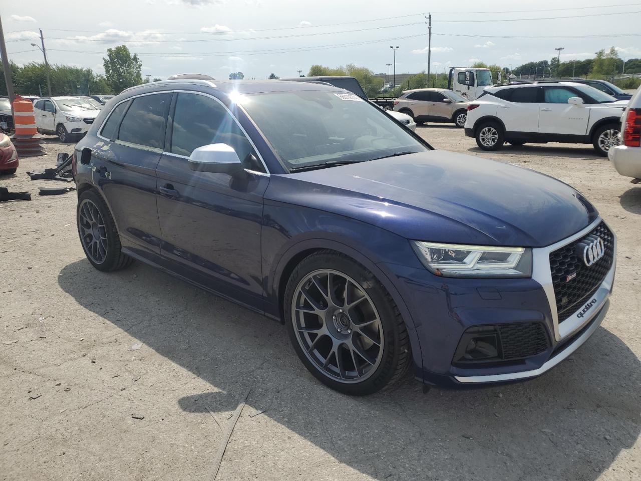 WA1A4AFY5J2009191 2018 Audi Sq5 Premium Plus