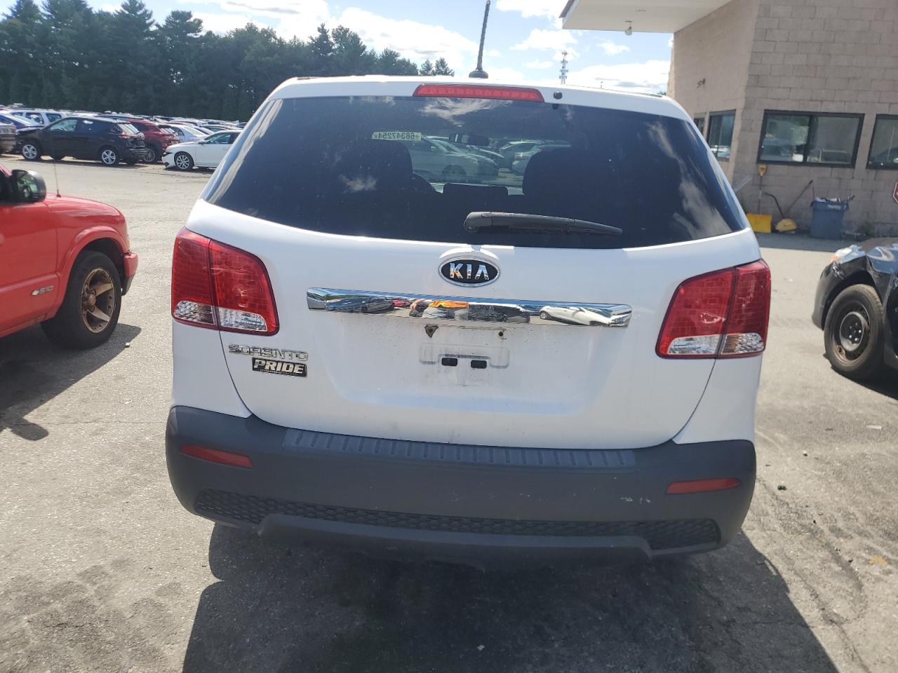 2011 Kia Sorento Base VIN: 5XYKT3A12BG154005 Lot: 68347254