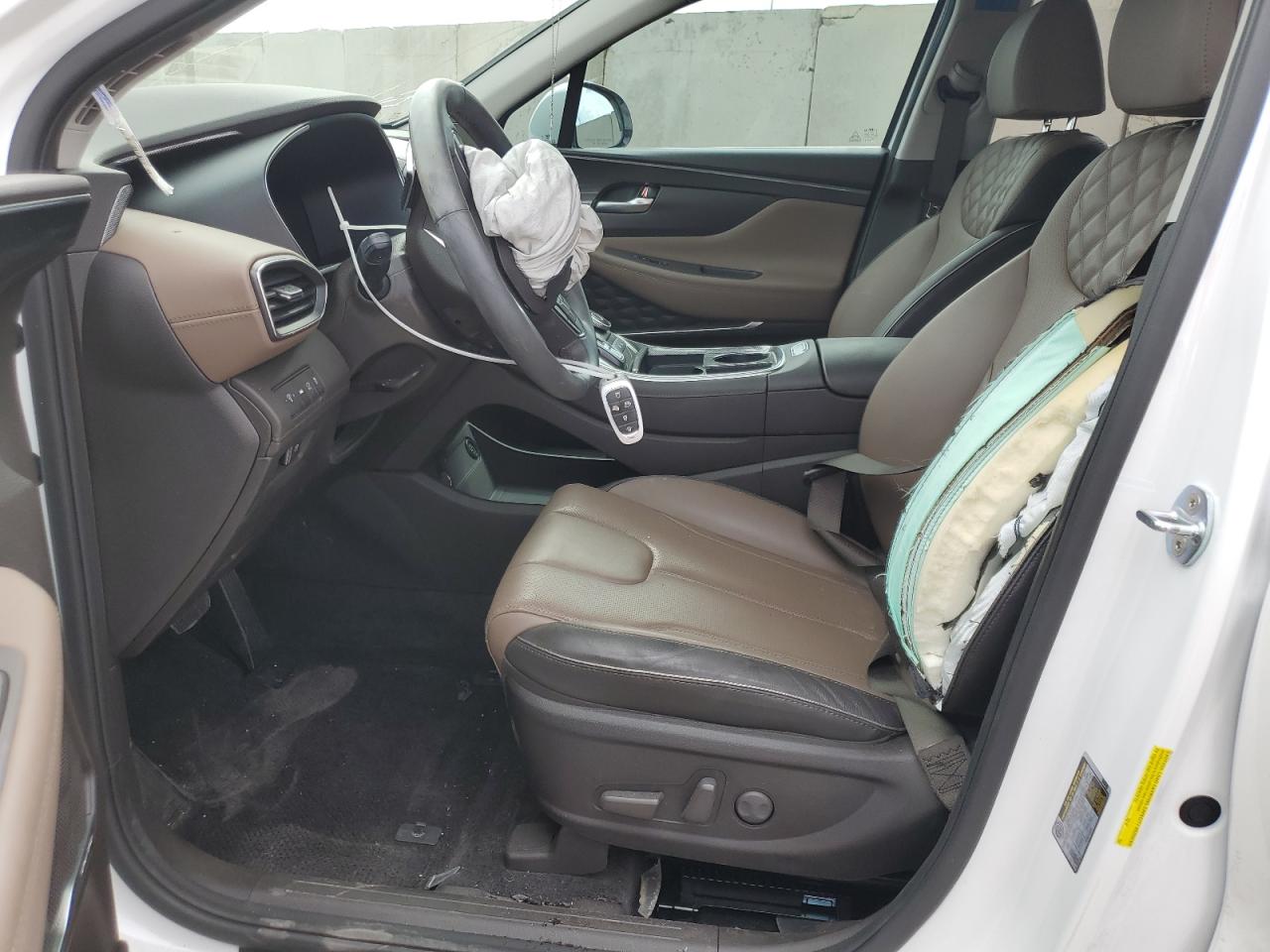 2022 Hyundai Santa Fe - Image 7