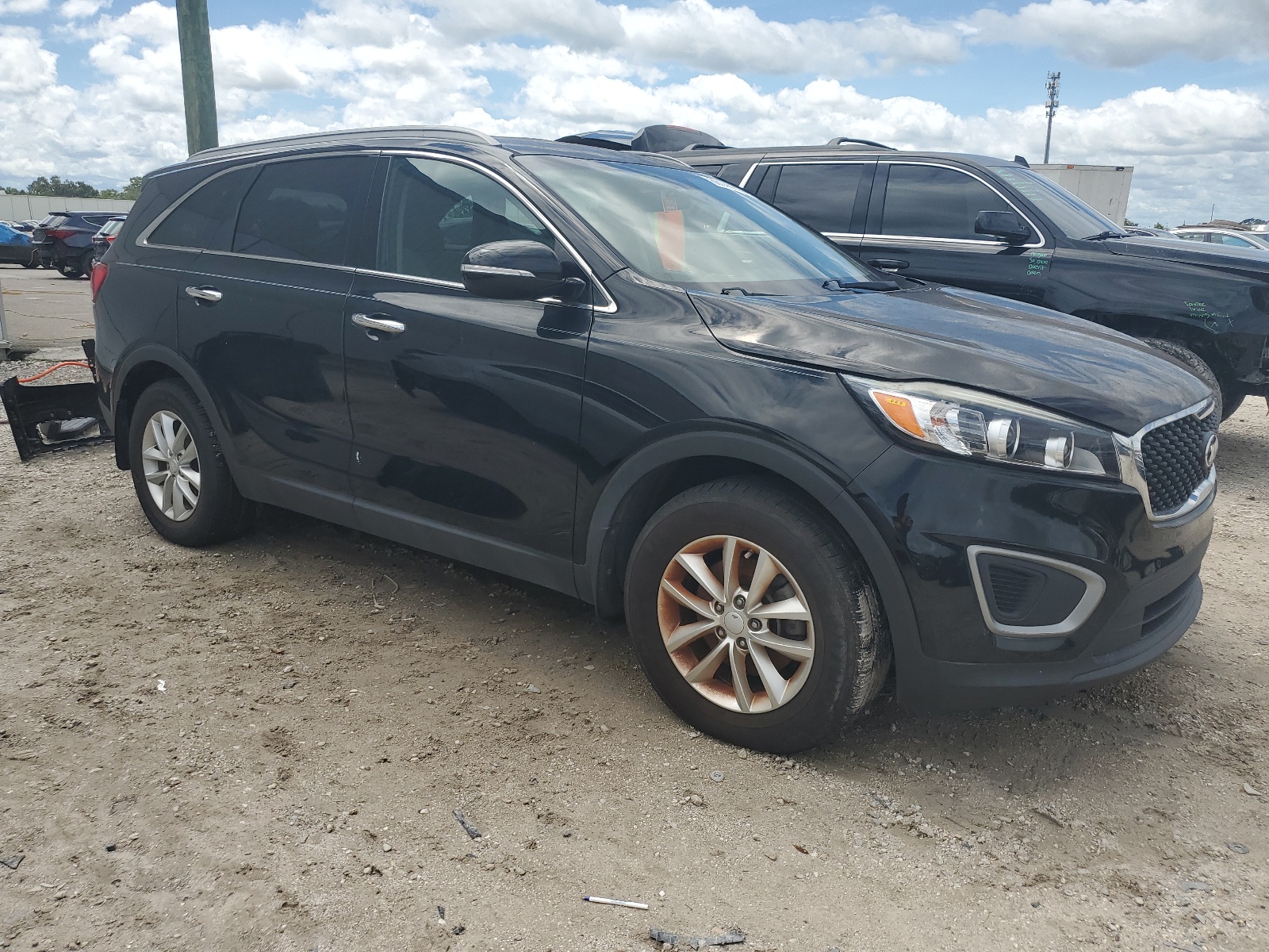 2016 Kia Sorento Lx vin: 5XYPG4A38GG145916
