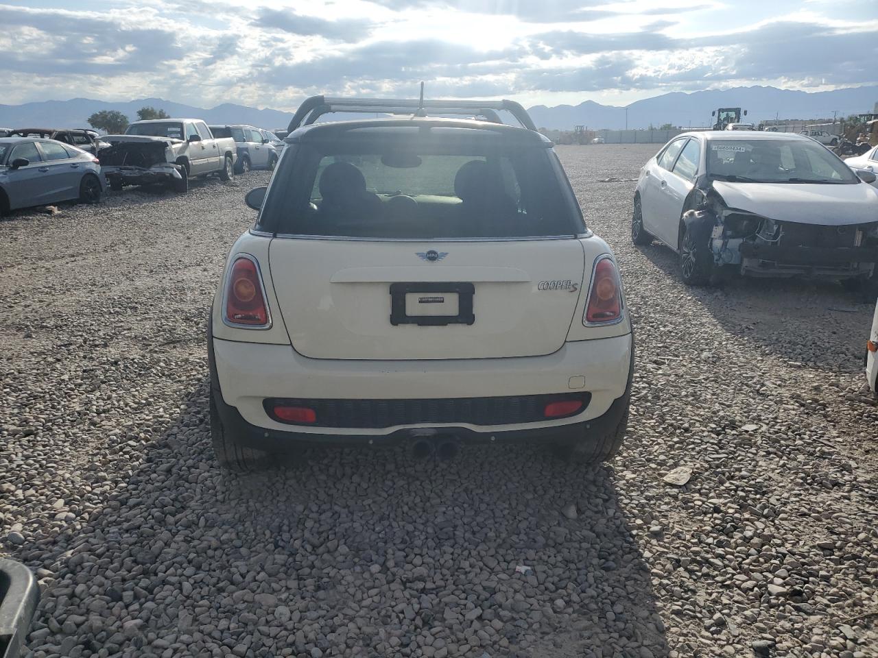 2007 Mini Cooper S VIN: WMWMF73557TL88915 Lot: 67064274
