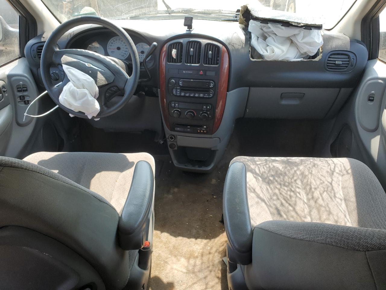 2005 Chrysler Town & Country VIN: 1C4GP45R25B431802 Lot: 68373774