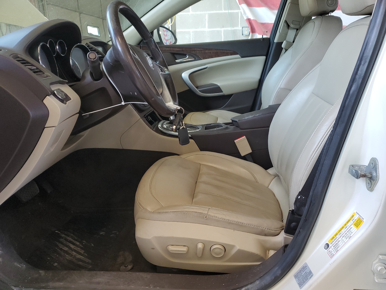 2012 Buick Regal vin: 2G4GR5ER9C9212605