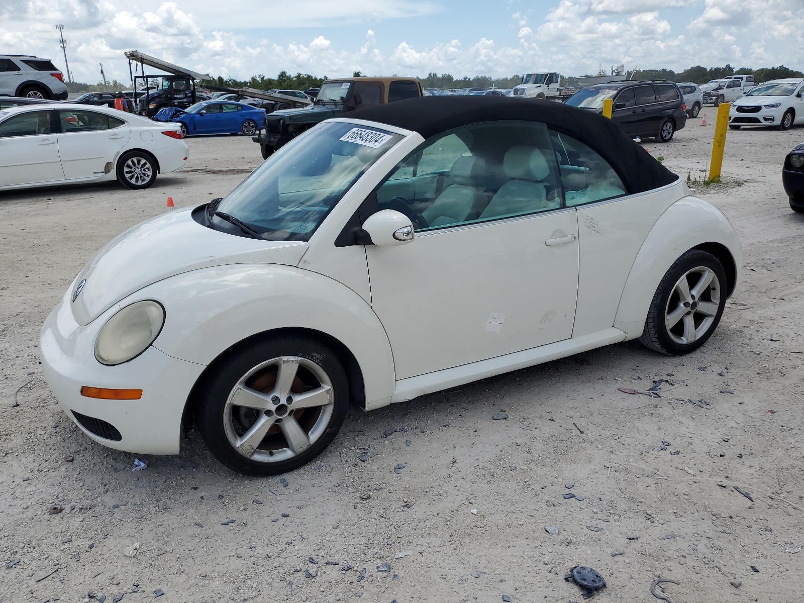 3VWFF31Y07M420280 2007 Volkswagen New Beetle Triple White