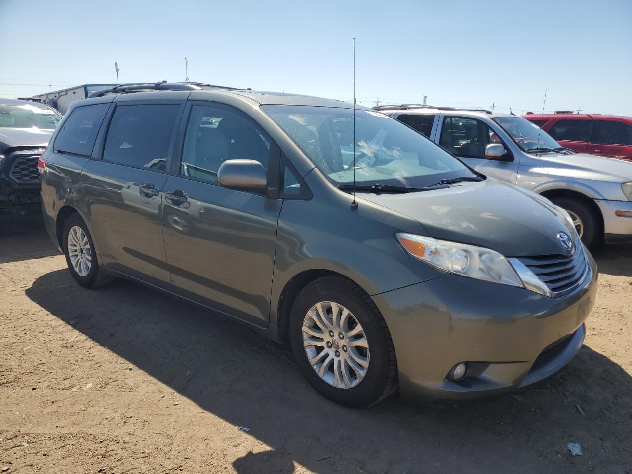 2013 Toyota Sienna Xle VIN: 5TDYK3DC7DS281493 Lot: 67658254