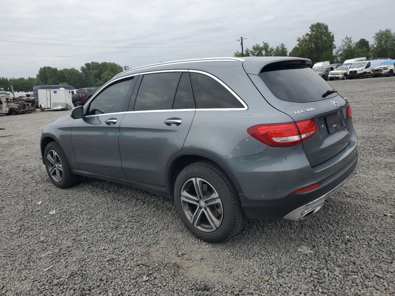 VIN WDC0G4KB1GF017084 2016 MERCEDES-BENZ GLC-CLASS no.2