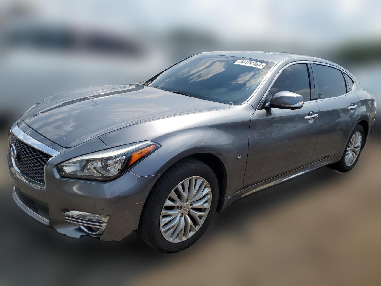 Infiniti Q70