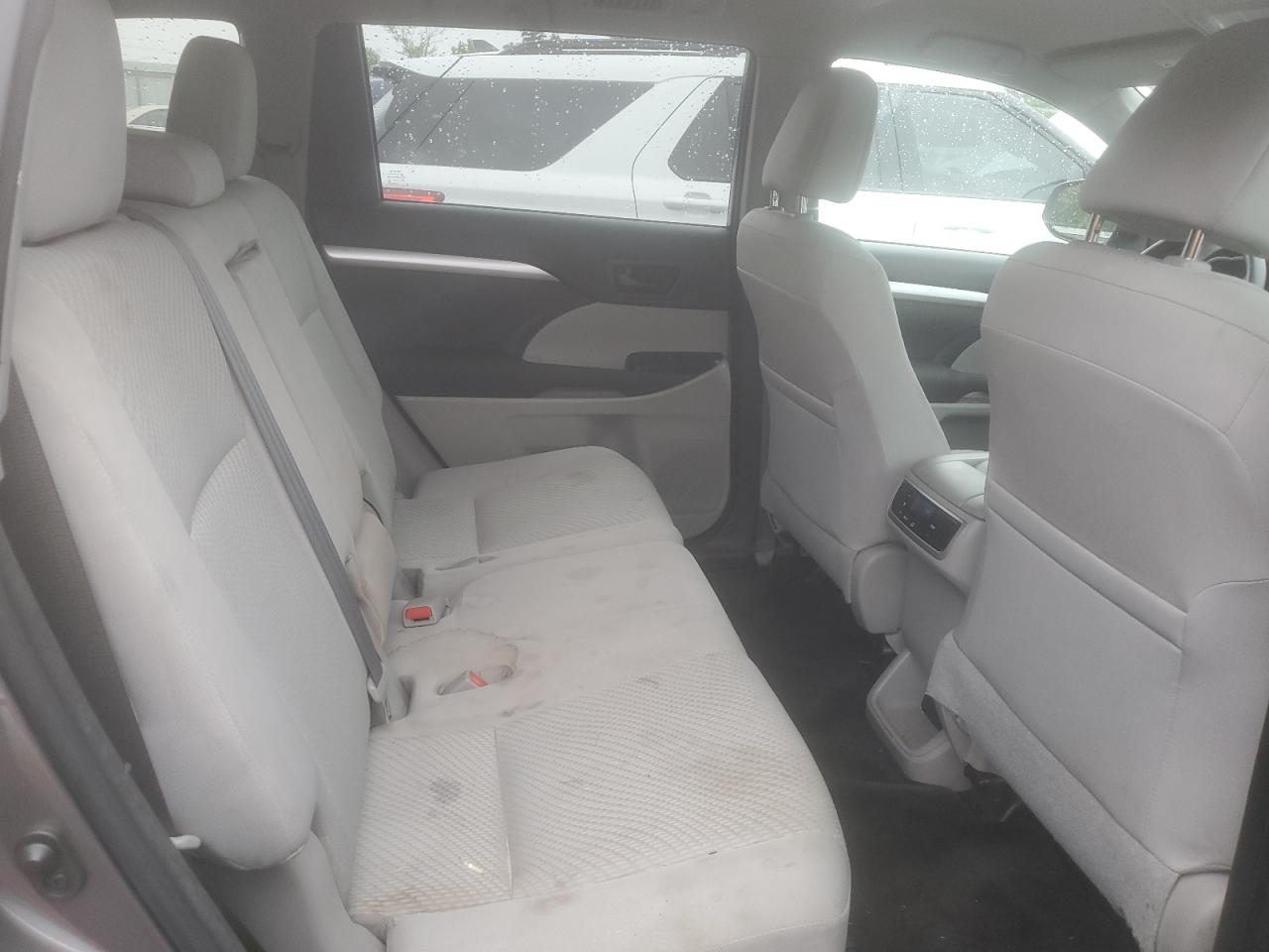 2015 Toyota Highlander Le VIN: 5TDBKRFH1FS210004 Lot: 66324484