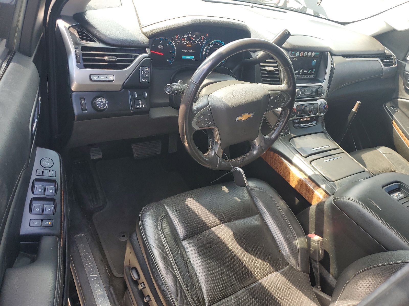 1GNSCCKJ2JR209283 2018 Chevrolet Tahoe C1500 Premier