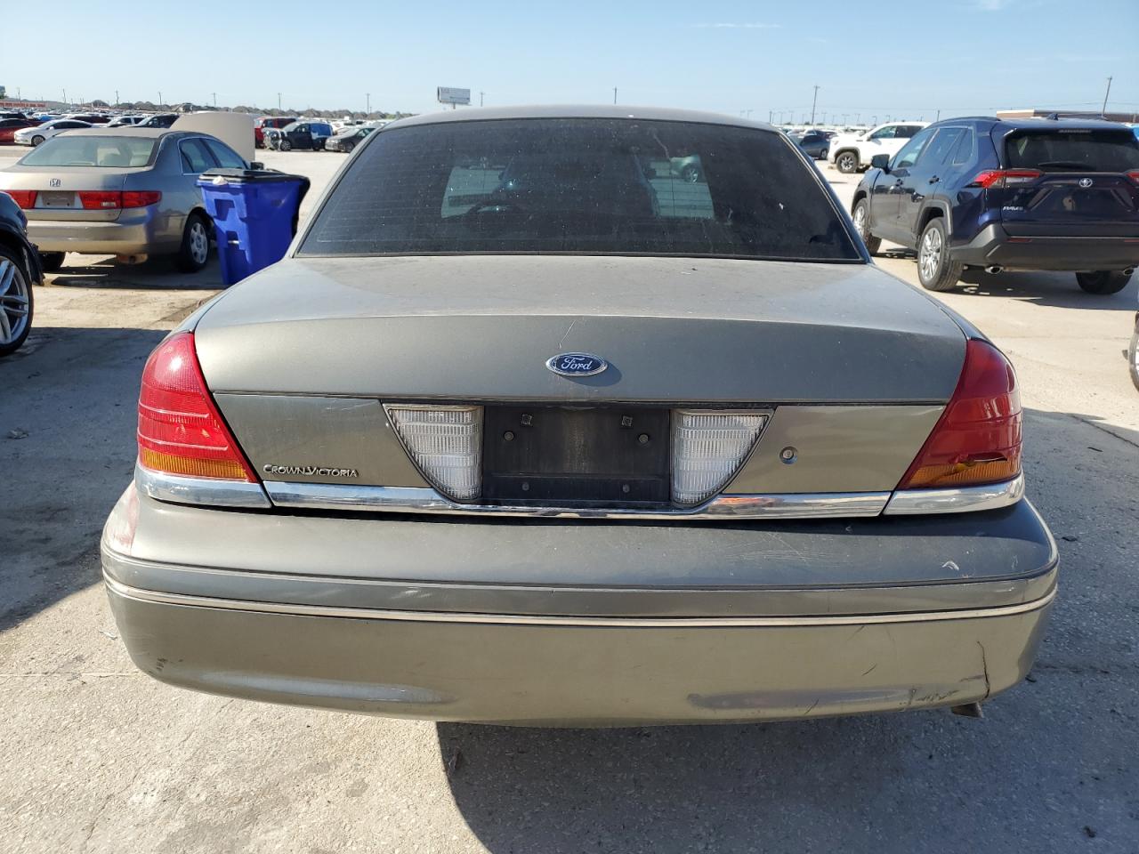 2002 Ford Crown Victoria VIN: 2FAFP73WX2X103936 Lot: 67688374