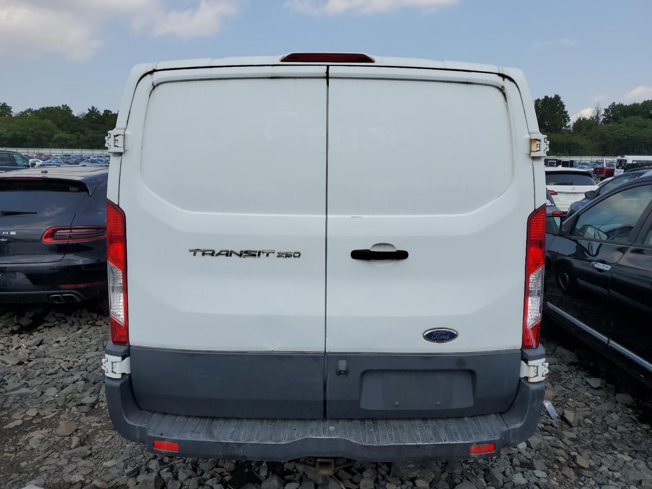 1FTYR1ZM3HKA59192 2017 Ford Transit T-250