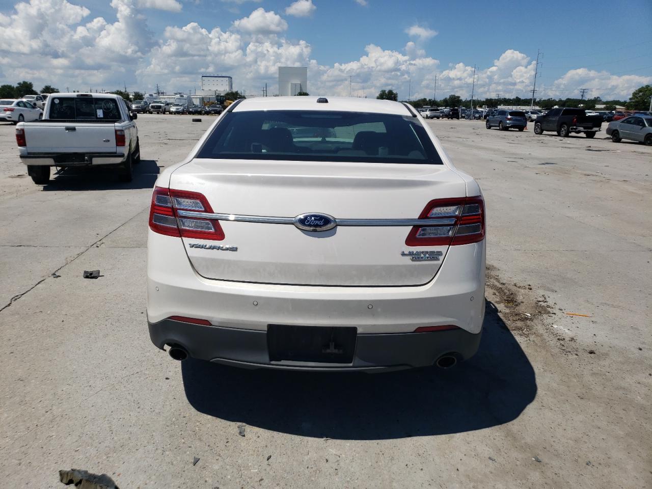 1FAHP2F83FG127080 2015 Ford Taurus Limited