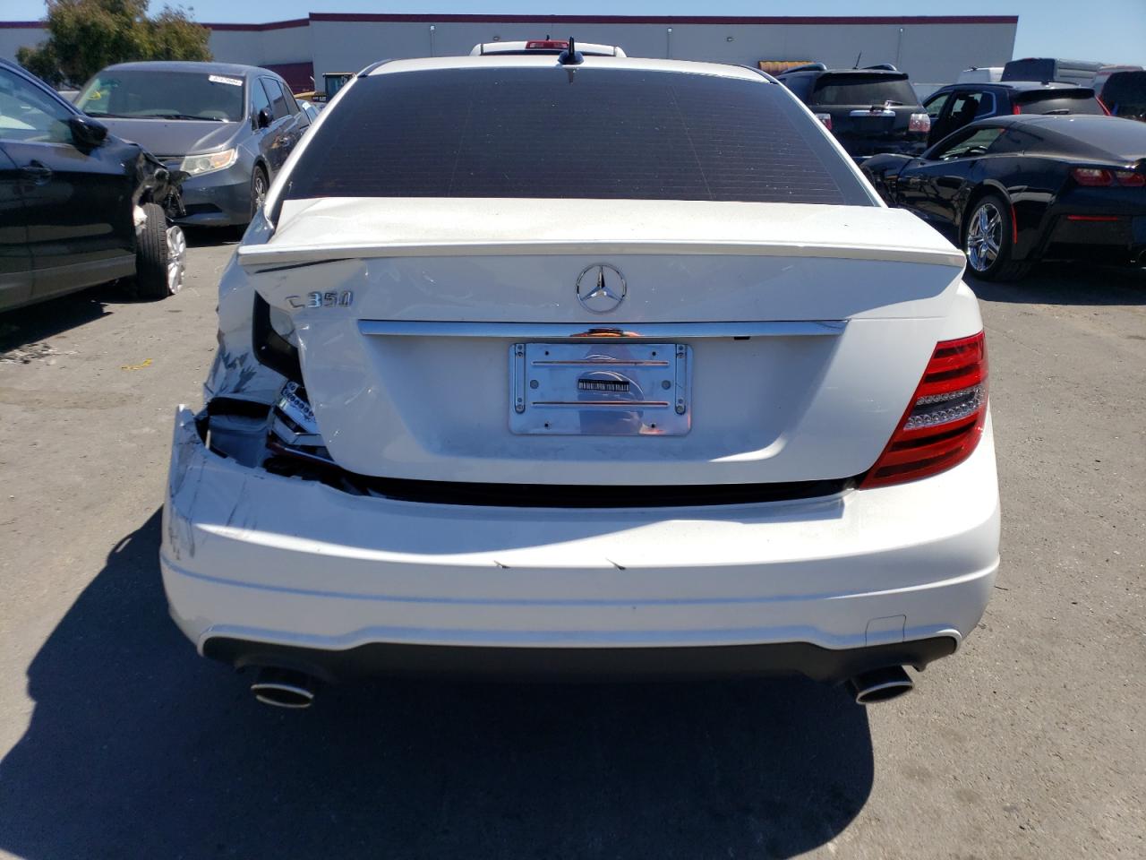 2014 Mercedes-Benz C 350 VIN: WDDGF5HB4EA942494 Lot: 67640014