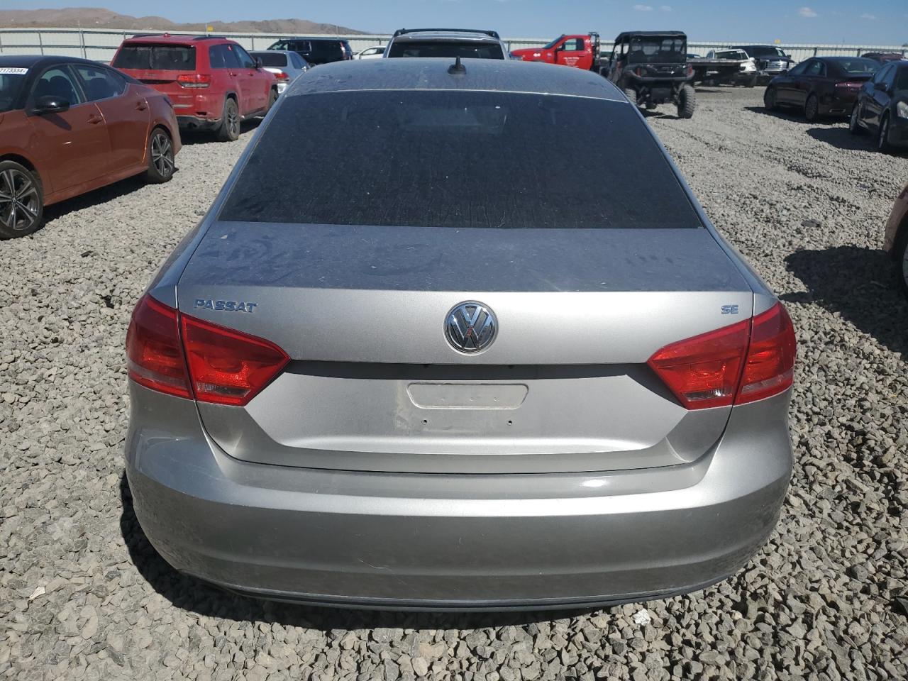 1VWBP7A3XDC046393 2013 Volkswagen Passat Se