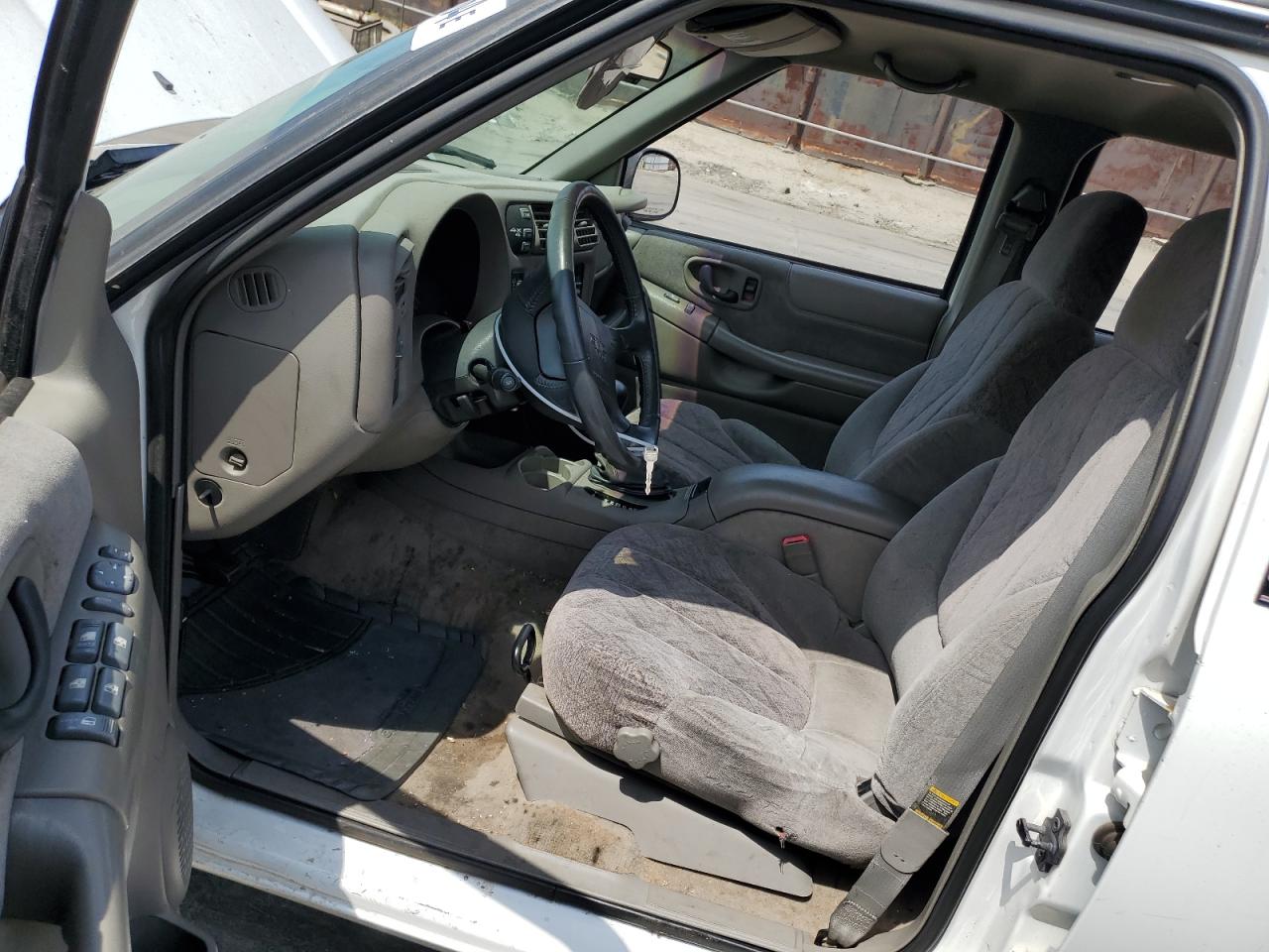 1998 GMC Jimmy VIN: 1GKDT13W5W2541738 Lot: 65466164