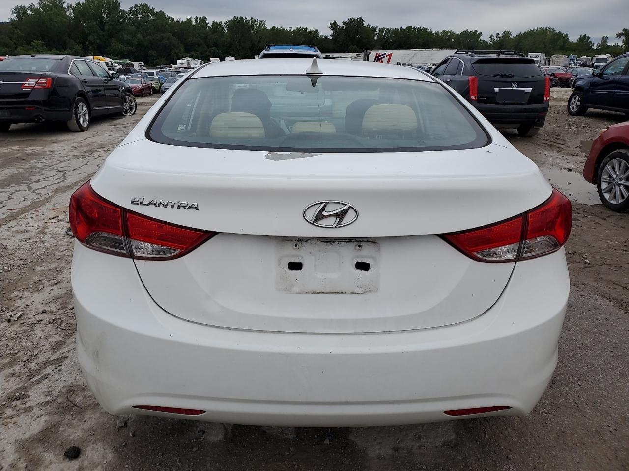 5NPDH4AE5DH265873 2013 Hyundai Elantra Gls