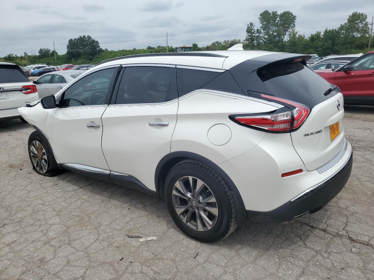 2018 Nissan Murano - Image 2