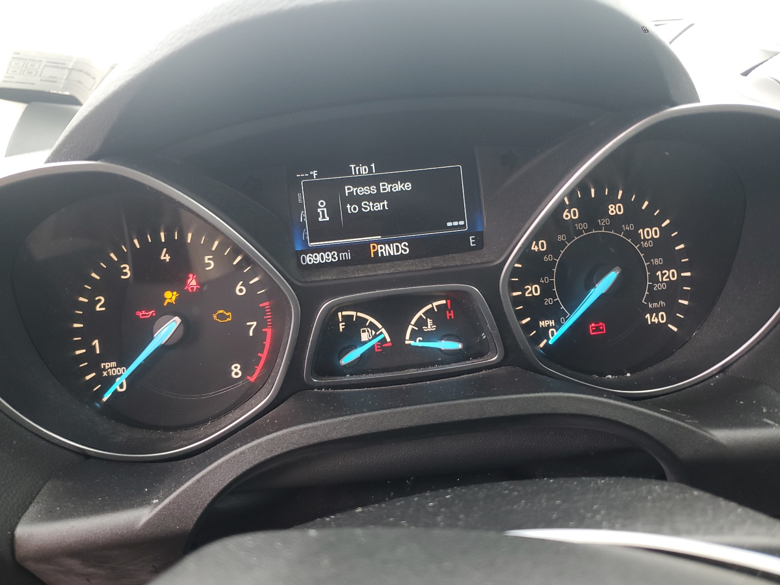 1FMCU9J91HUB34793 2017 Ford Escape Titanium