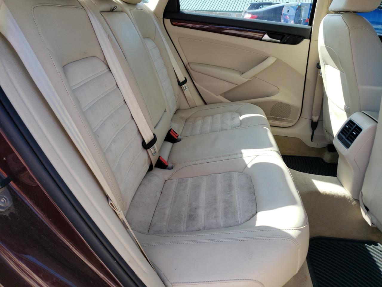 2013 Volkswagen Passat Sel VIN: 1VWCP7A39DC136865 Lot: 68029604