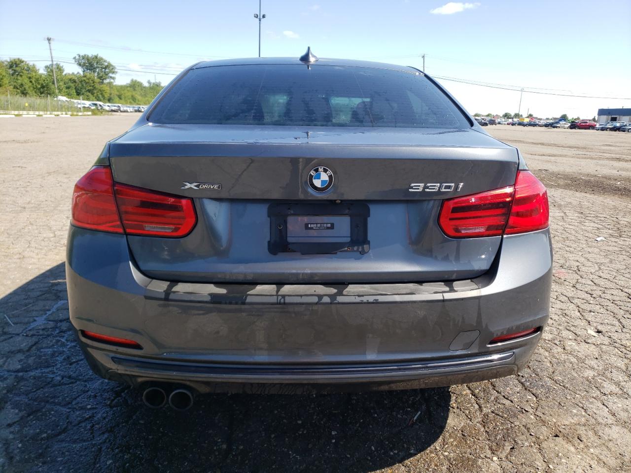 WBA8D9C57JEM33738 2018 BMW 330 Xi