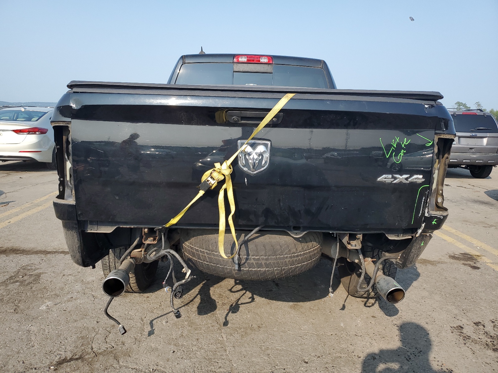 1C6RR7HT3ES390017 2014 Ram 1500 Sport