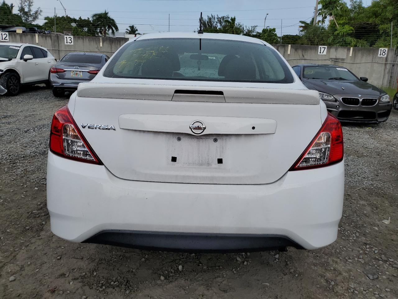 2018 Nissan Versa S VIN: 3N1CN7AP5JL811190 Lot: 68236024