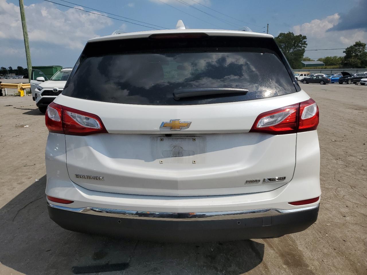 2GNAXVEV9J6283211 2018 Chevrolet Equinox Premier