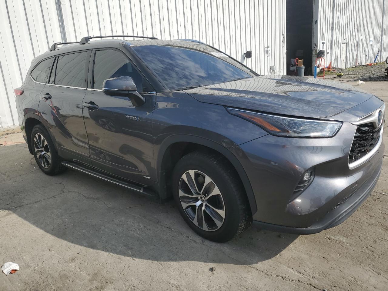 2021 Toyota Highlander Hybrid Xle VIN: 5TDGBRCHXMS522698 Lot: 68580964