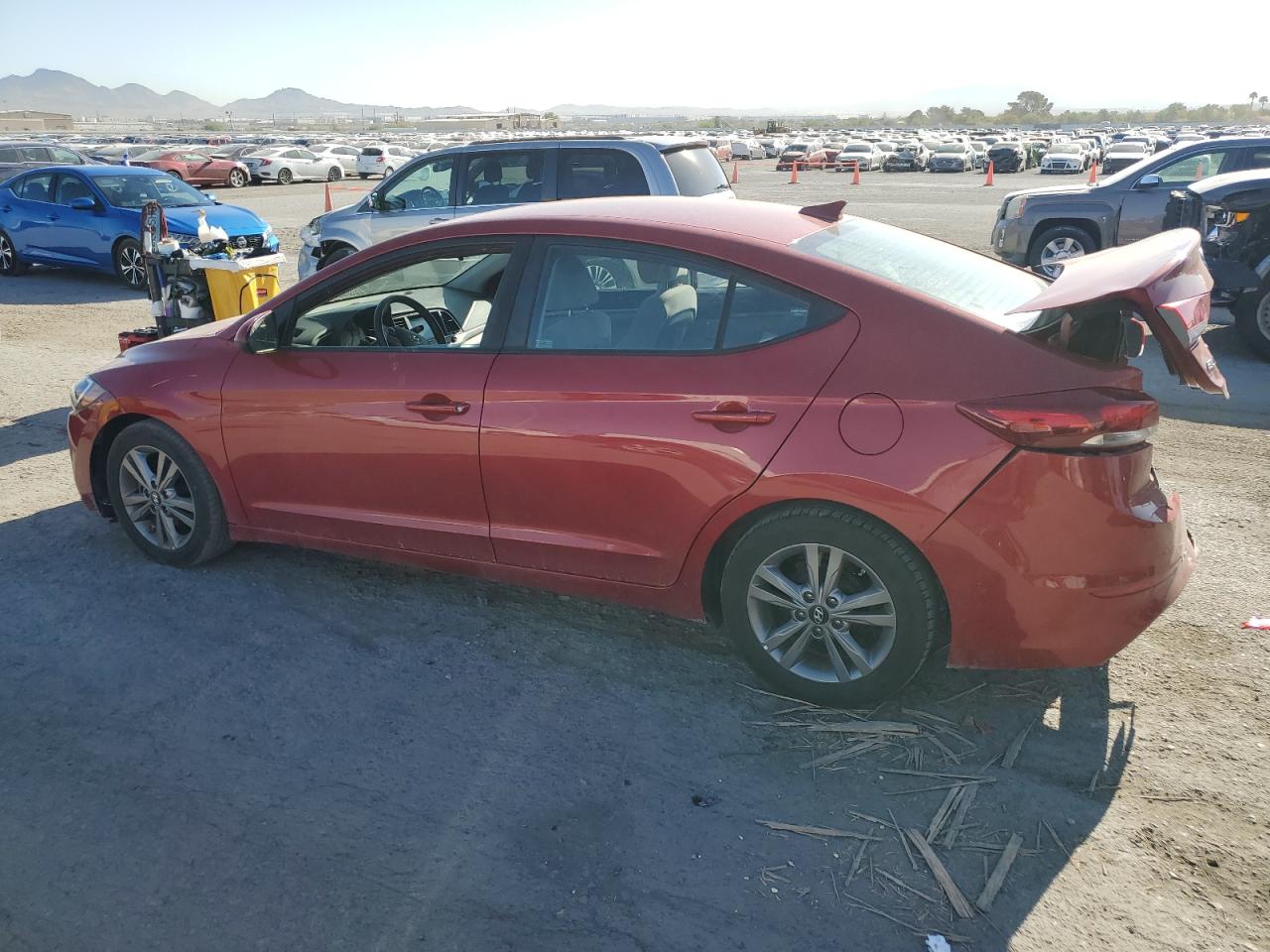 5NPD84LF3HH169252 2017 HYUNDAI ELANTRA - Image 2