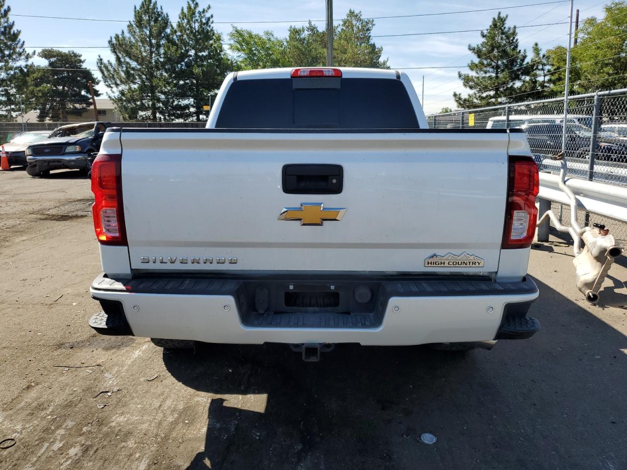 3GCUKTEJ2JG137792 2018 Chevrolet Silverado K1500 High Country