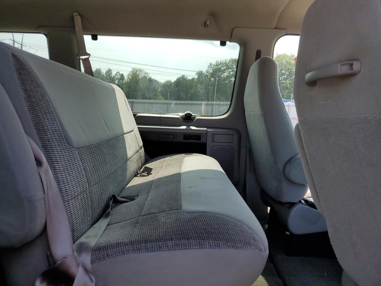 1998 Ford Econoline E350 Super Duty VIN: 1FBSS31SXWHB12579 Lot: 67343474