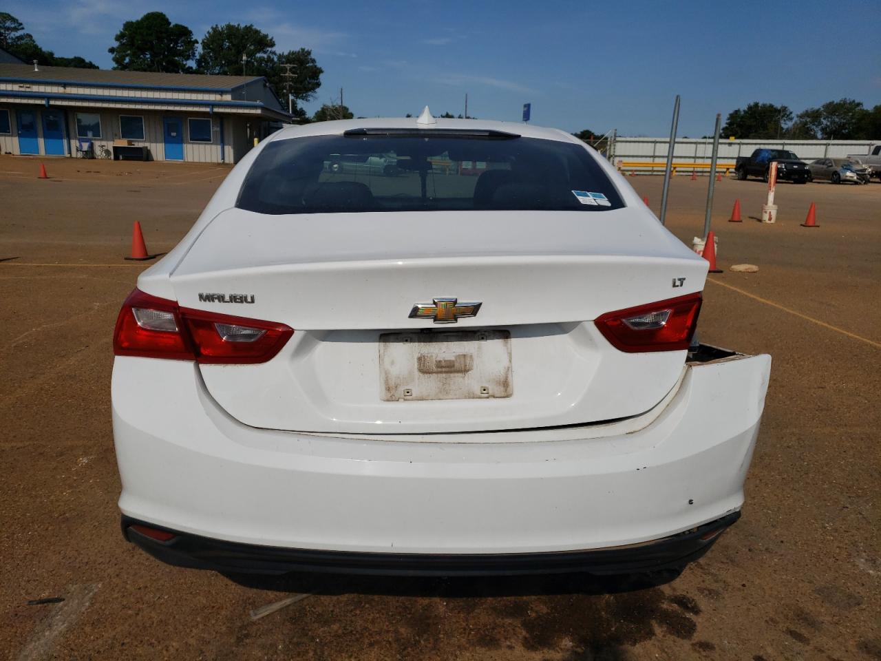 1G1ZD5ST5JF205868 2018 Chevrolet Malibu Lt