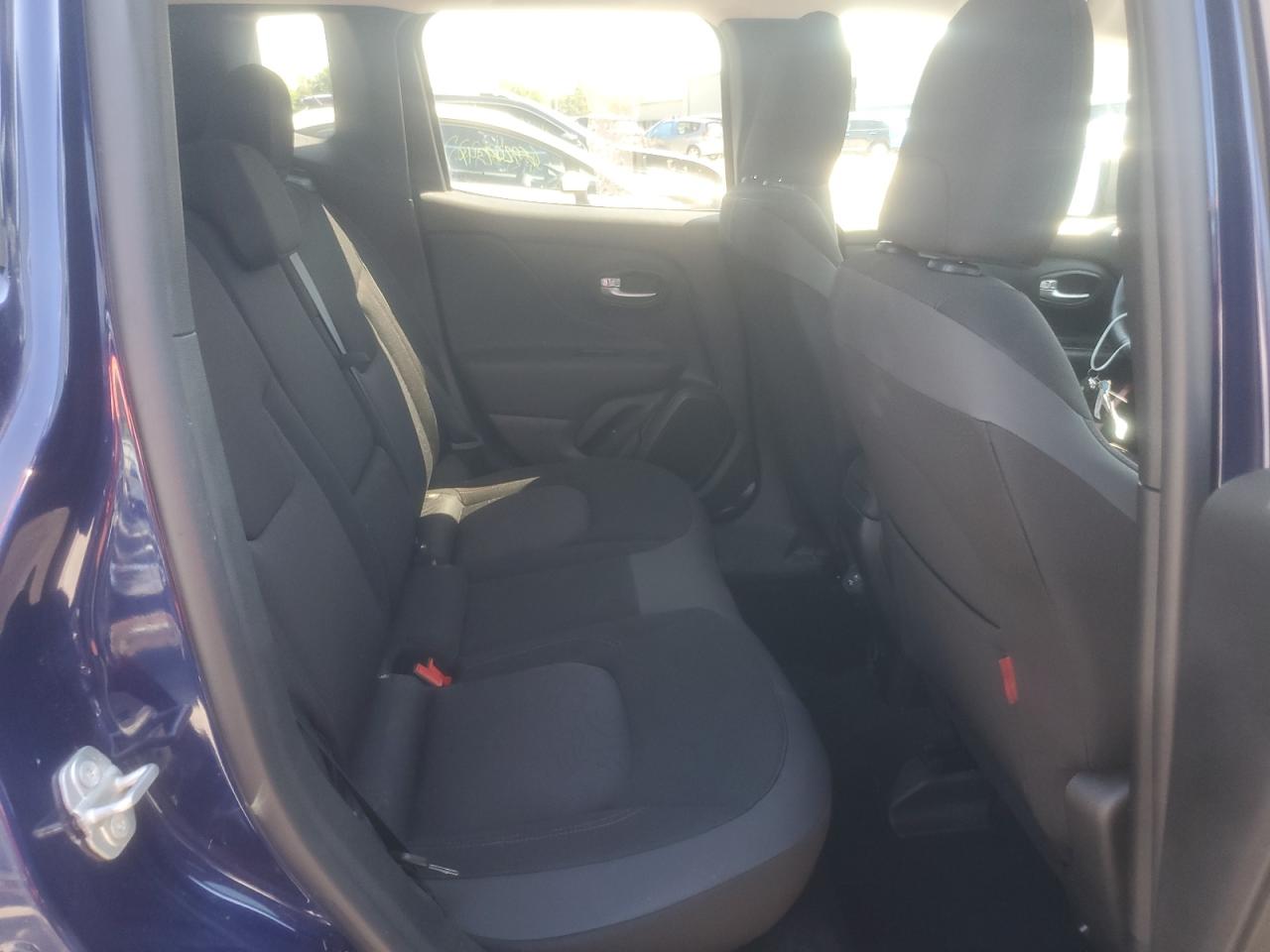 2019 Jeep Renegade - Image 11