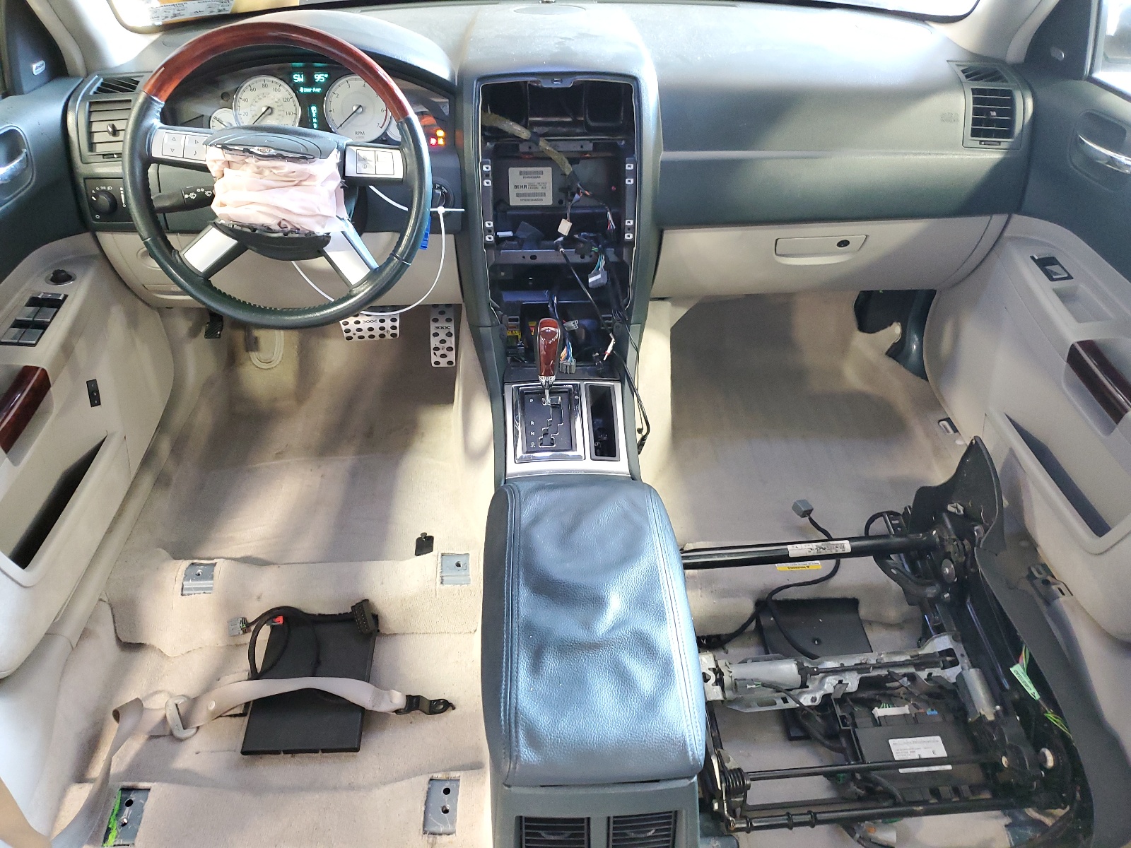 2C3AA63H45H522692 2005 Chrysler 300C