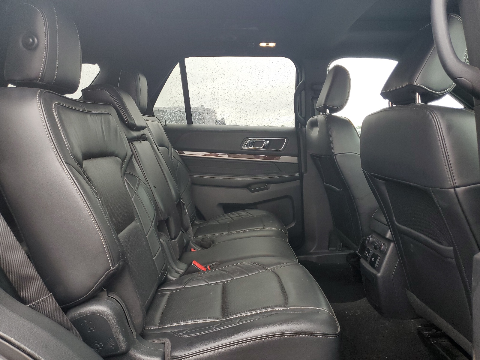 1FM5K8HTXKGA37625 2019 Ford Explorer Platinum