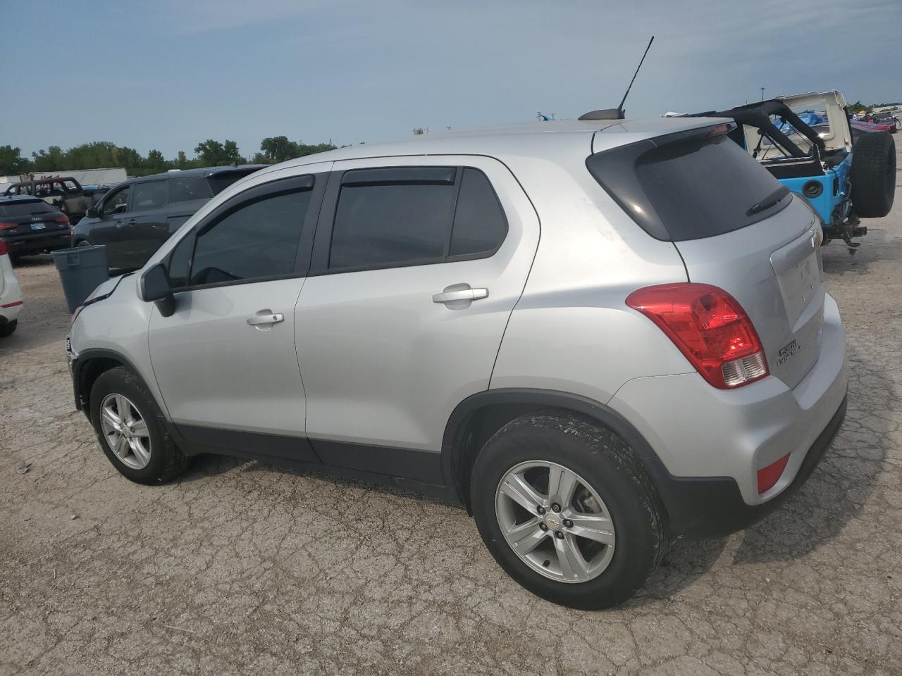 KL7CJNSB9LB312720 2020 CHEVROLET TRAX - Image 2