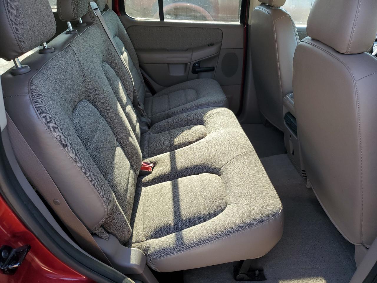 2004 Ford Explorer Xls VIN: 1FMZU62K04UC25770 Lot: 67716184