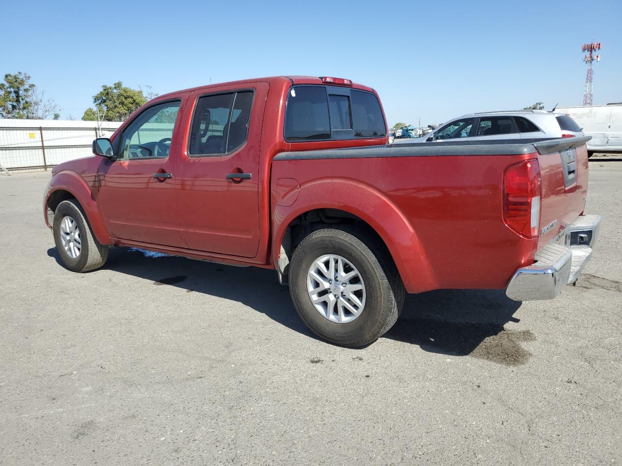 1N6AD0ER4HN748732 2017 NISSAN NAVARA - Image 2