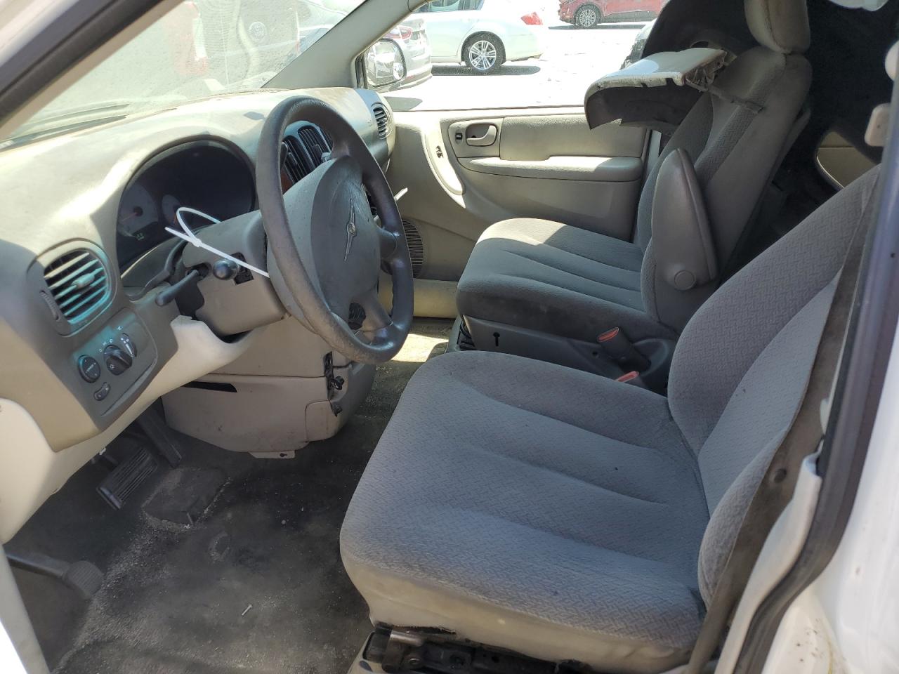 2005 Chrysler Town & Country Lx VIN: 2C4GP44R65R592253 Lot: 65427184