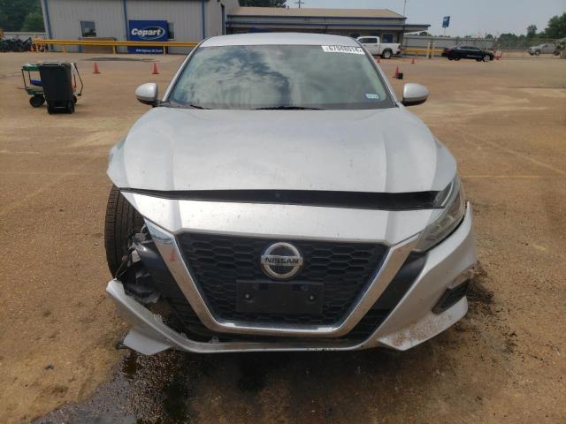 1N4BL4DV3MN338584 Nissan Altima SV 5