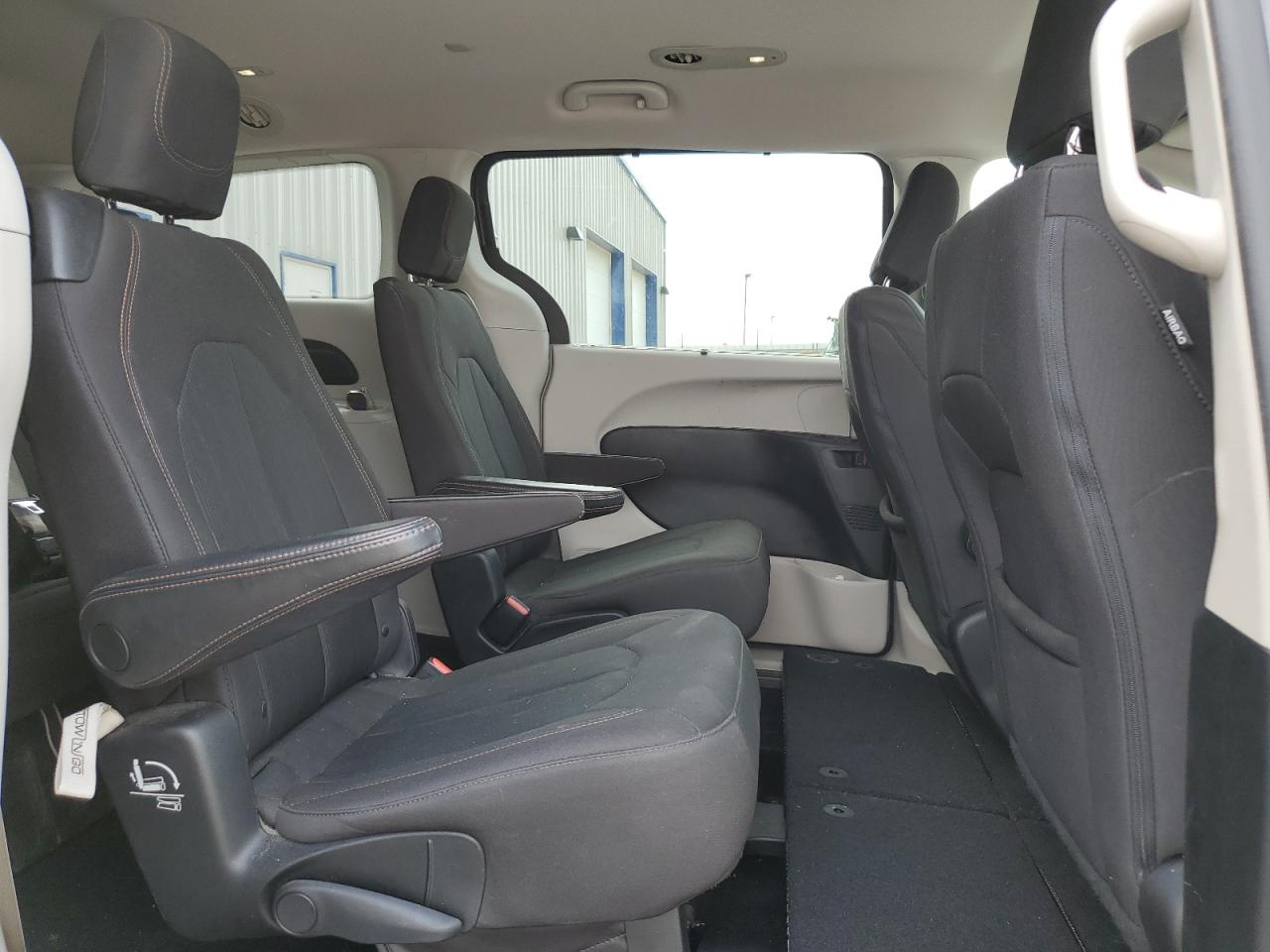 2018 Chrysler Pacifica Touring Plus VIN: 2C4RC1FG4JR132985 Lot: 69272314