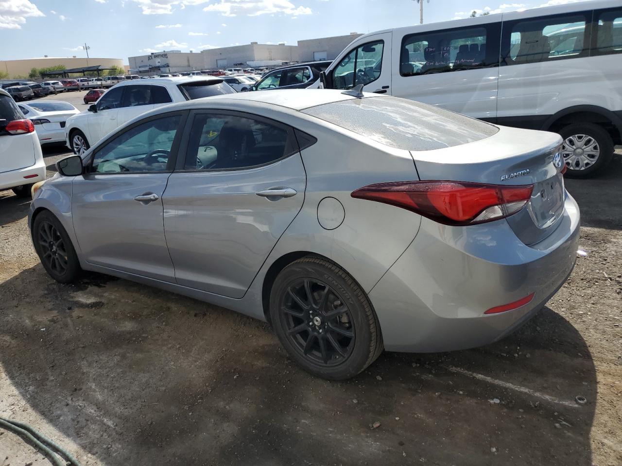 KMHDH4AE2FU450113 2015 HYUNDAI ELANTRA - Image 2