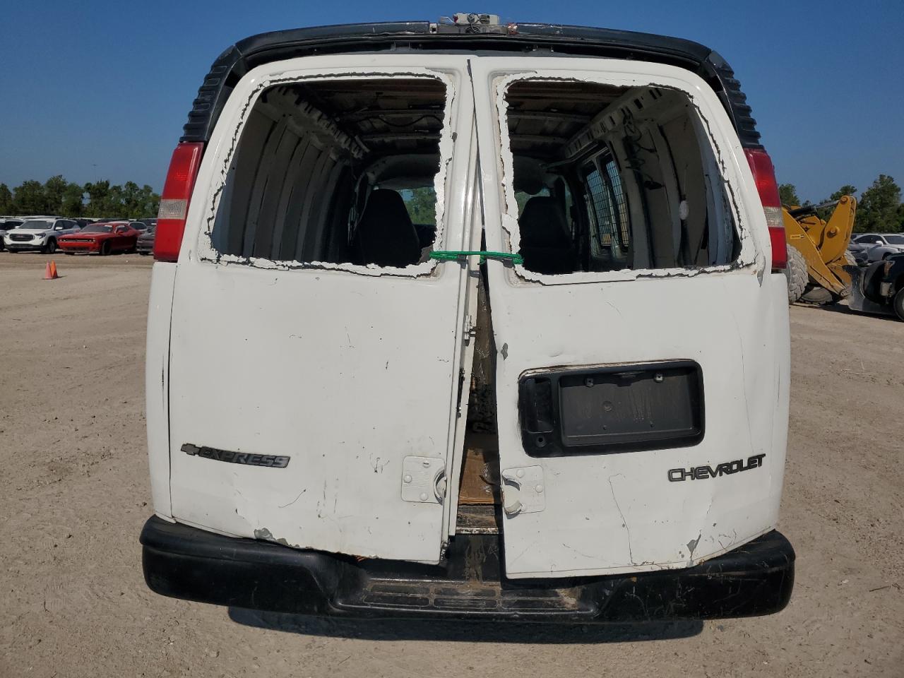 2004 Chevrolet Express G3500 VIN: 1GCHG35U741242022 Lot: 66660374