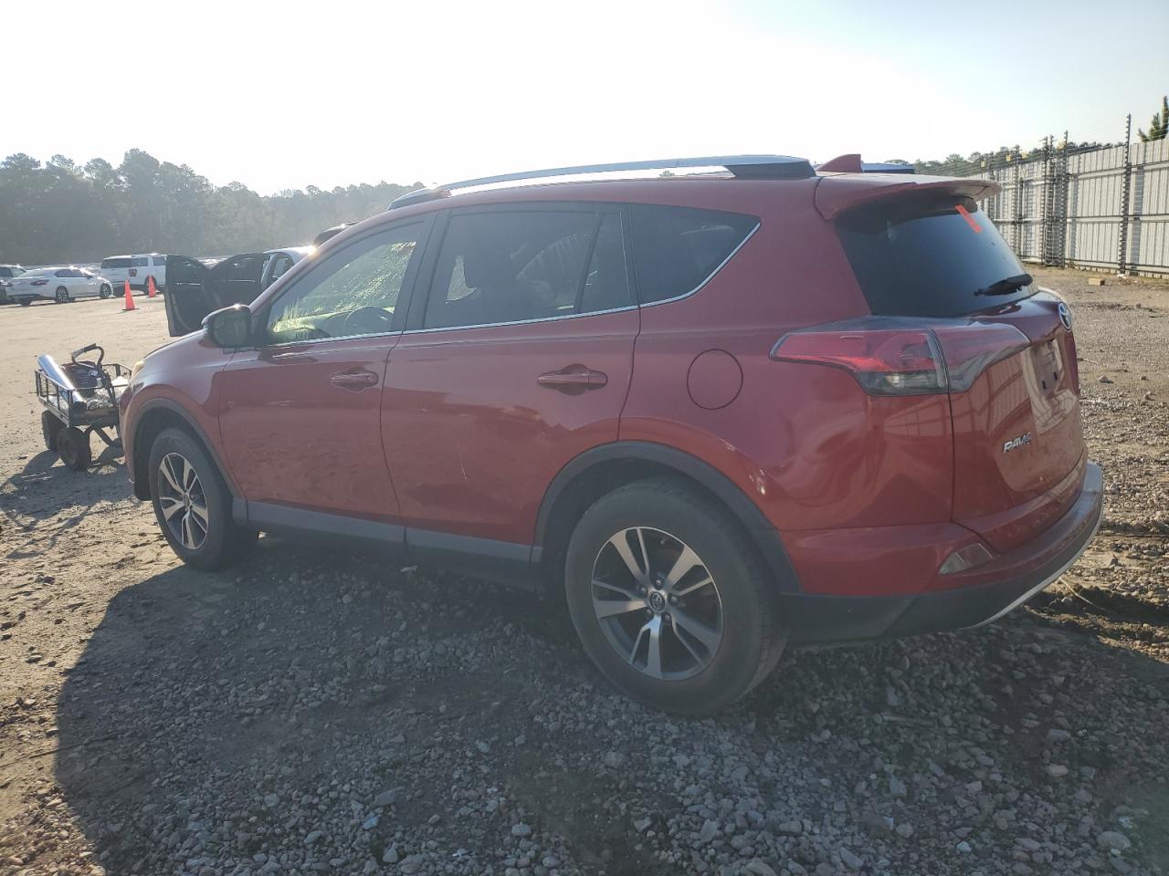 JTMWFREV2GJ076373 2016 TOYOTA RAV 4 - Image 2