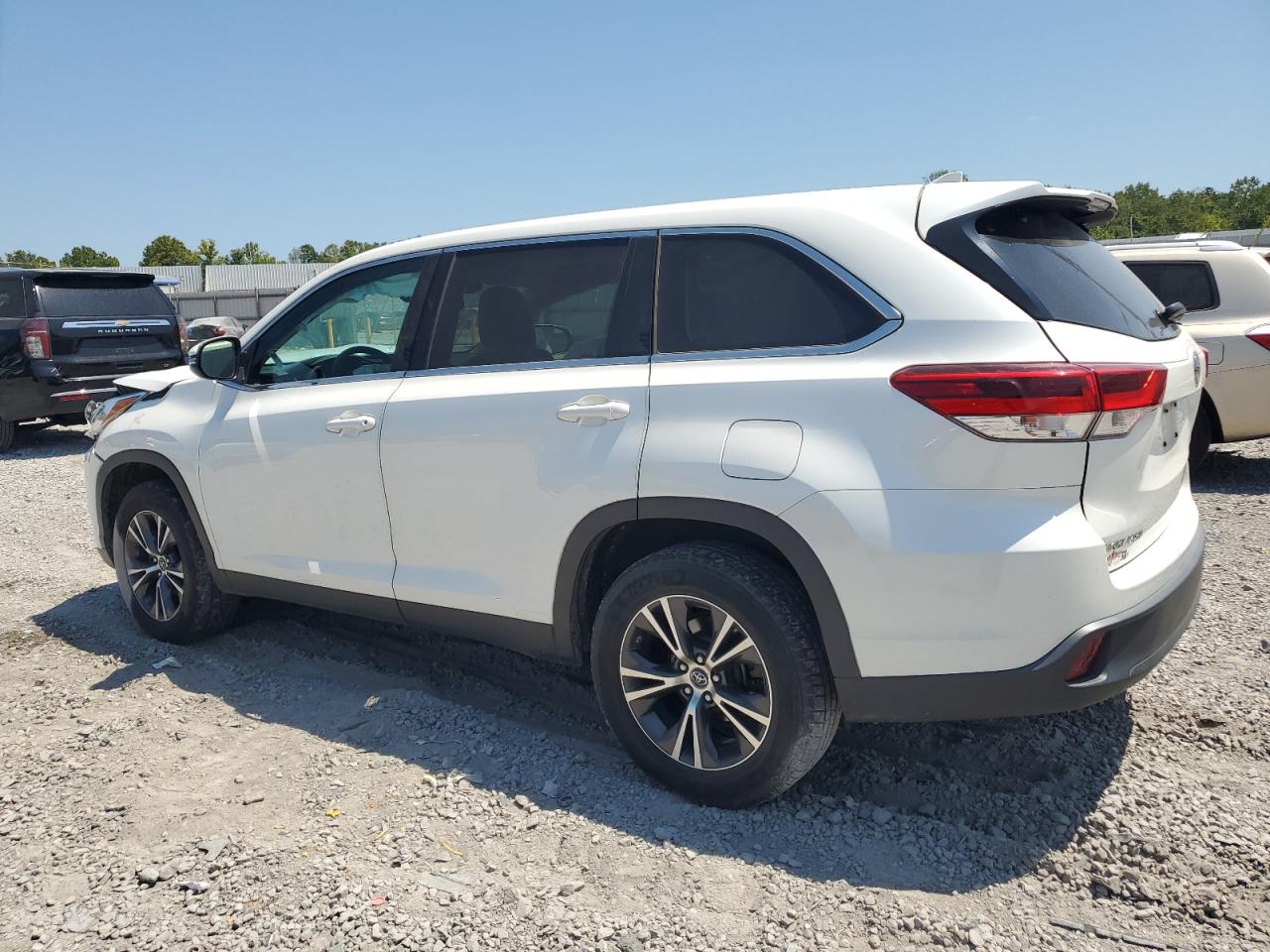 2019 Toyota Highlander - Image 2