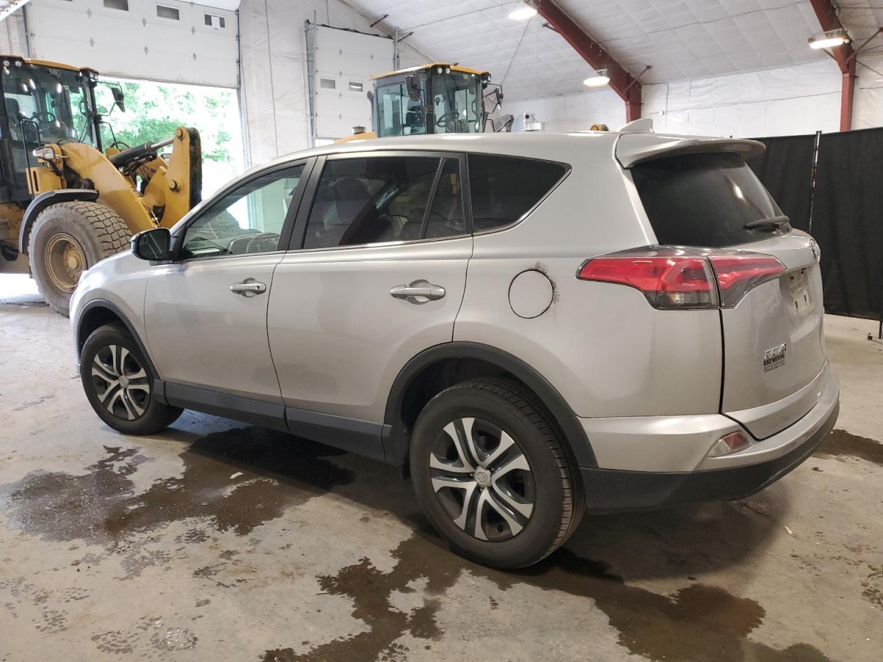 JTMBFREV0JJ229127 2018 TOYOTA RAV 4 - Image 2